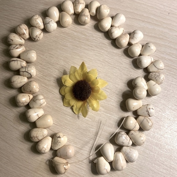 none Jewelry - Howlite Strand